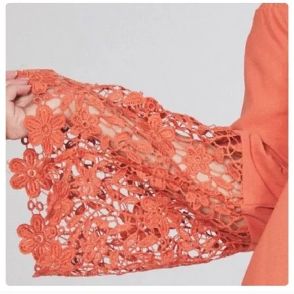 ✨OFF SHOULDER BELL CROCHET SLEEVE TOP. NEW - Picture 6 of 6